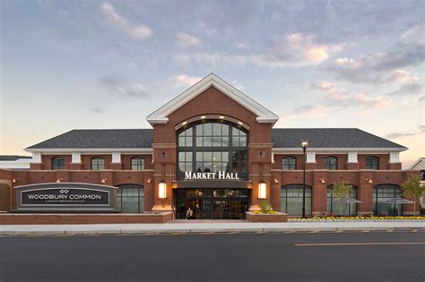 woodbury commons outlet stores